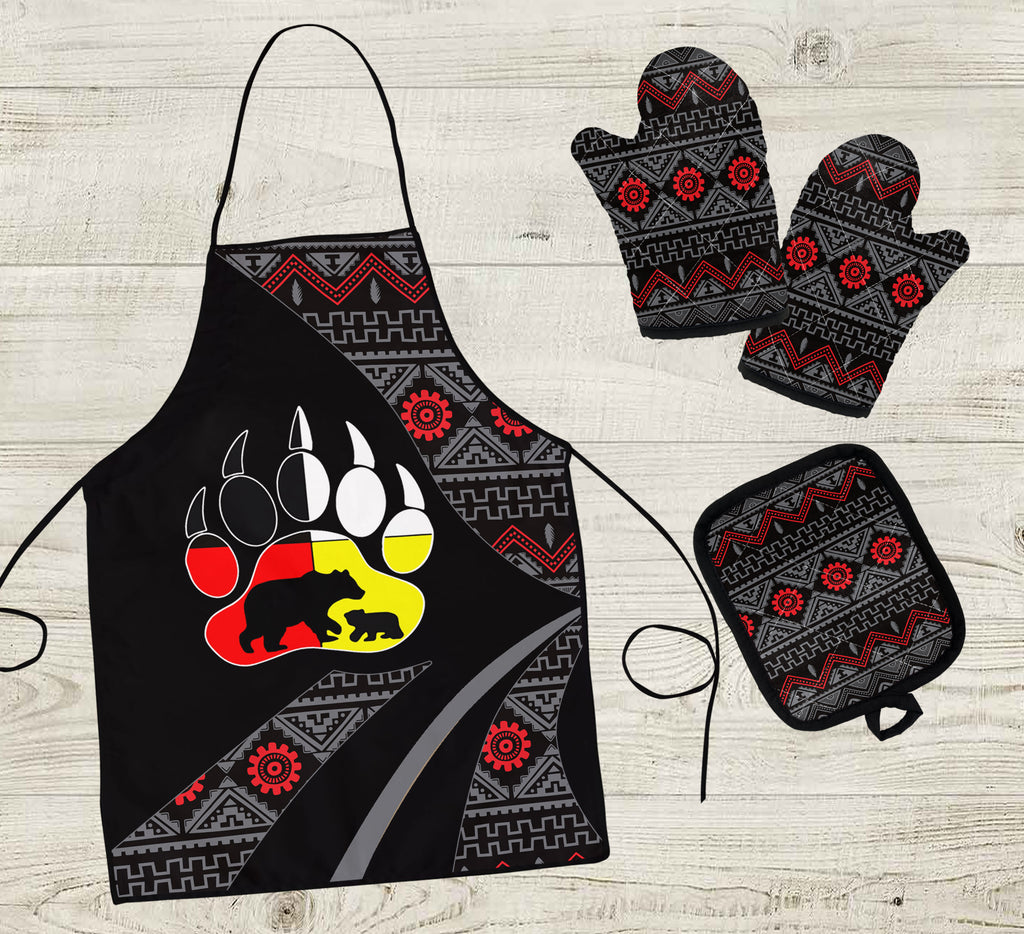 COMB013 Mama Bear Pattern Native American Apron & Oven Mitts And Potholder Set