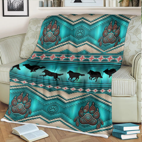 DS260710M01 Wolf Native American Fleece Blanket