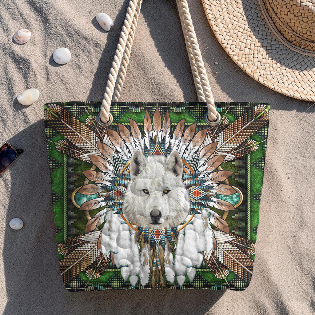 GB-NAT00639 Wolf Feather Native American Quilted Beach Bag