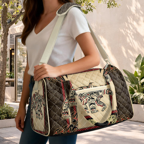 GB-NAT00735 Bear Native American Quilted Travel Bag with Adjustable Strap