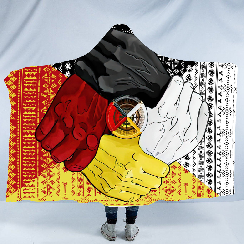 GB-NAT00627 Medicine Wheel  Hooded Blanket