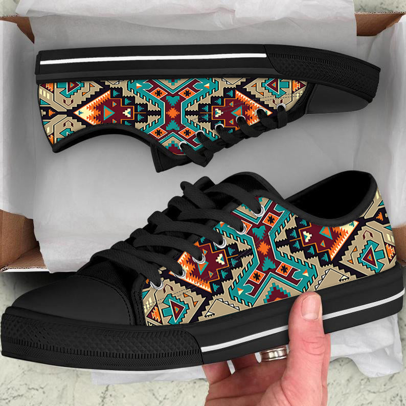 GB-NAT00016 Culture Design Native American Low Top Canvas Shoe