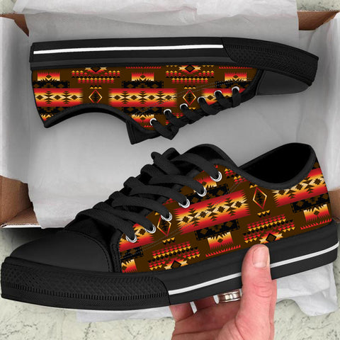 GB-NAT00046-08 Tribes Pattern Native American Low Top Canvas Shoe